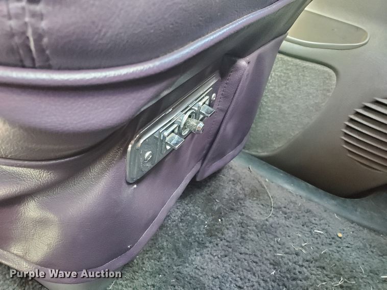 image for item GX9925 1999 GMC Savana G1500  van