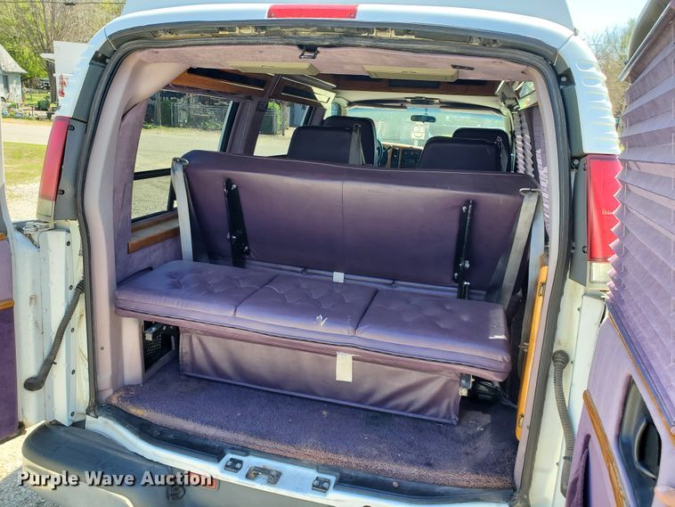 image for item GX9925 1999 GMC Savana G1500  van