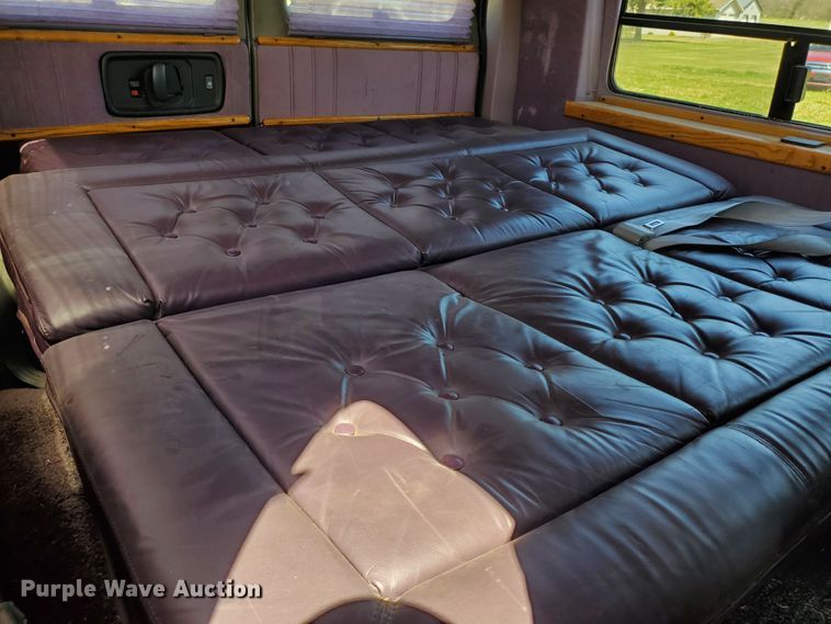 image for item GX9925 1999 GMC Savana G1500  van