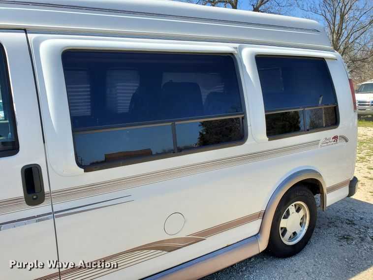 image for item GX9925 1999 GMC Savana G1500  van