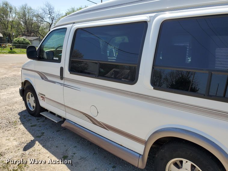 image for item GX9925 1999 GMC Savana G1500  van