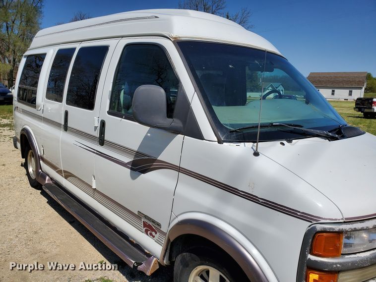 image for item GX9925 1999 GMC Savana G1500  van