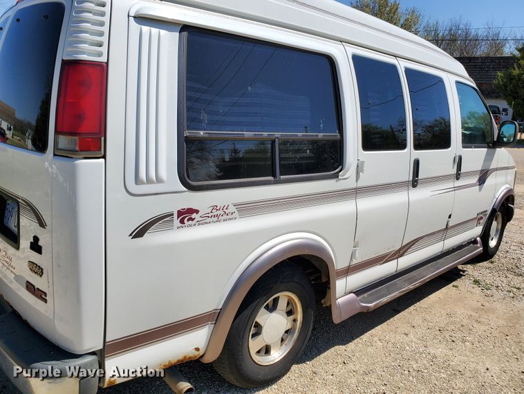 image for item GX9925 1999 GMC Savana G1500  van