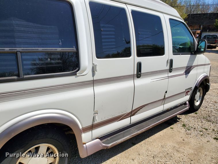 image for item GX9925 1999 GMC Savana G1500  van