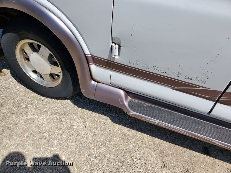image for item GX9925 1999 GMC Savana G1500  van
