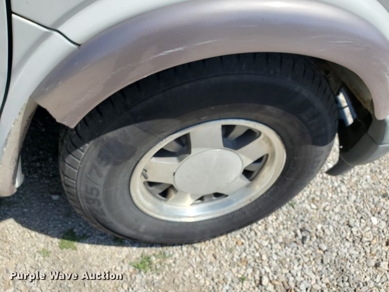 image for item GX9925 1999 GMC Savana G1500  van