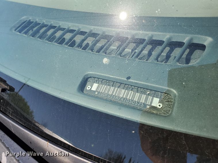 image for item GX9925 1999 GMC Savana G1500  van