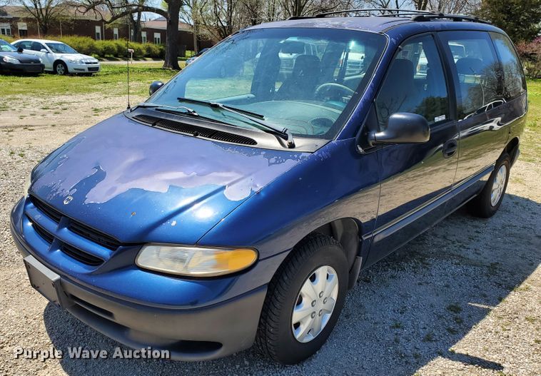 image for item GX9928 2000 Dodge Caravan  van