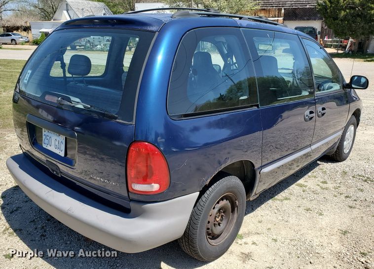 image for item GX9928 2000 Dodge Caravan  van