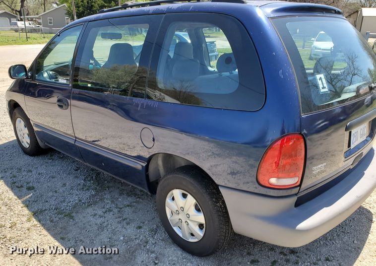 image for item GX9928 2000 Dodge Caravan  van