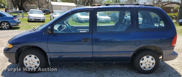 image for item GX9928 2000 Dodge Caravan  van