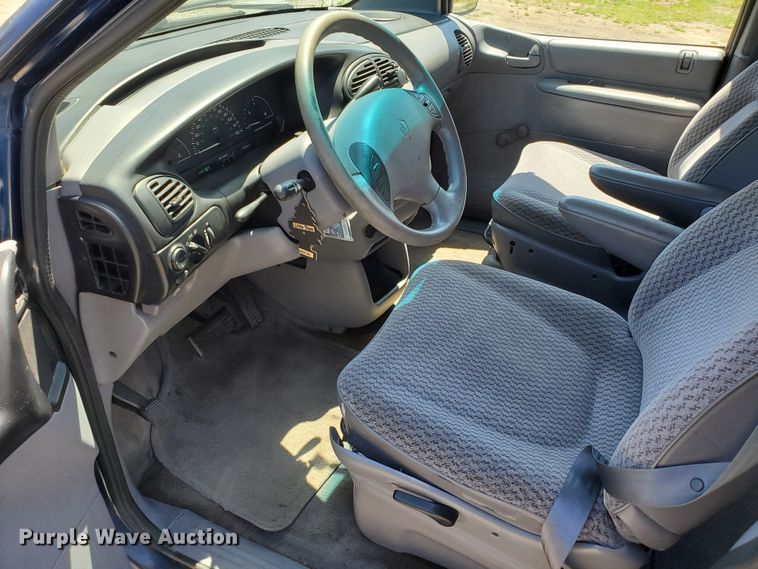 image for item GX9928 2000 Dodge Caravan  van