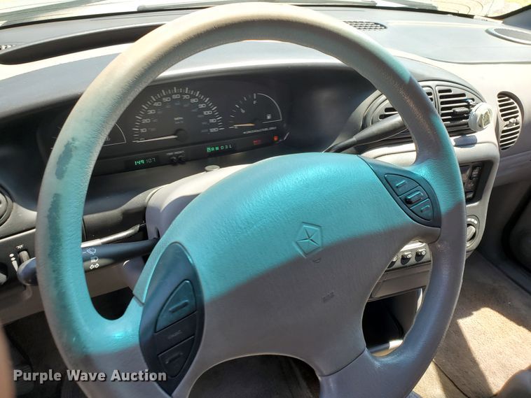 image for item GX9928 2000 Dodge Caravan  van