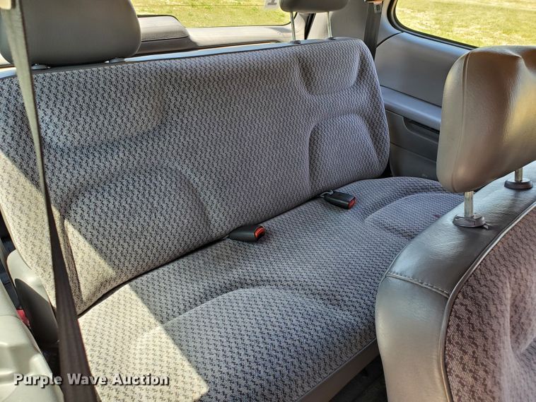 image for item GX9928 2000 Dodge Caravan  van