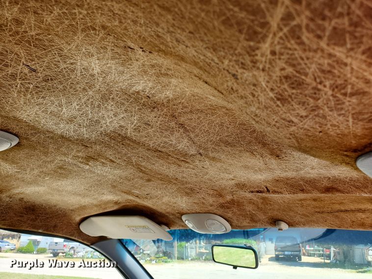 image for item GX9928 2000 Dodge Caravan  van