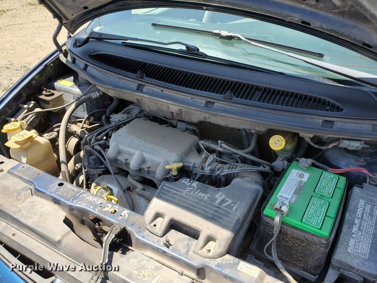 image for item GX9928 2000 Dodge Caravan  van