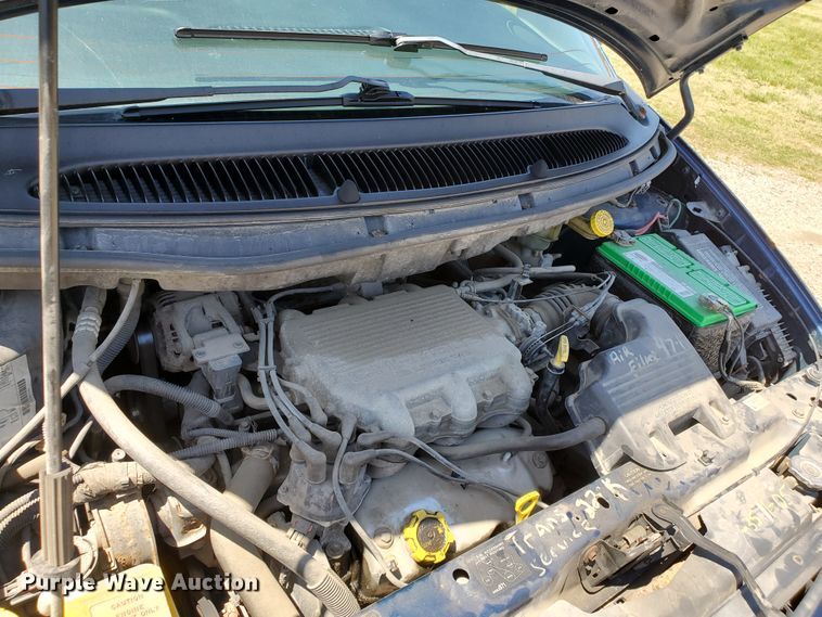 image for item GX9928 2000 Dodge Caravan  van