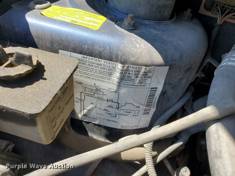 image for item GX9928 2000 Dodge Caravan  van