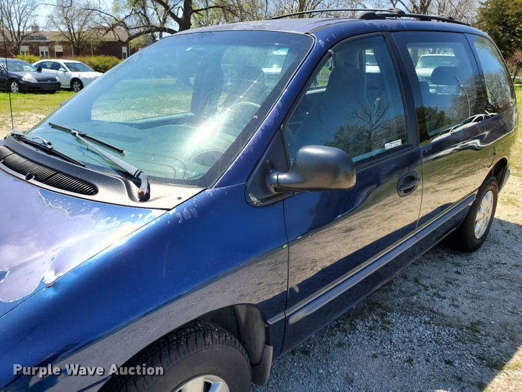 image for item GX9928 2000 Dodge Caravan  van