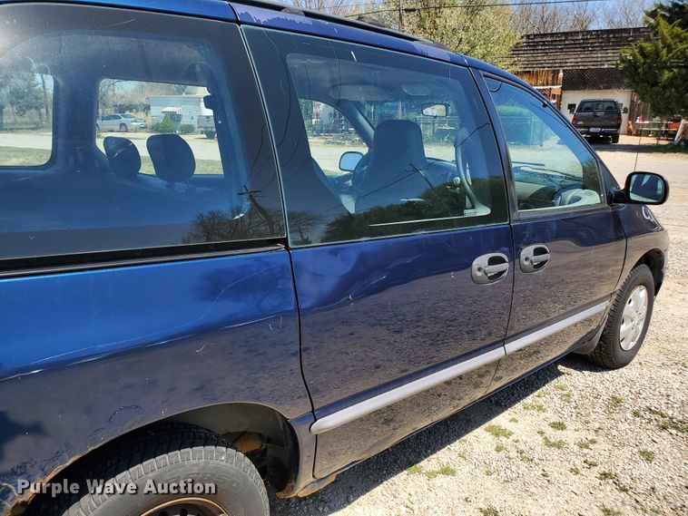 image for item GX9928 2000 Dodge Caravan  van