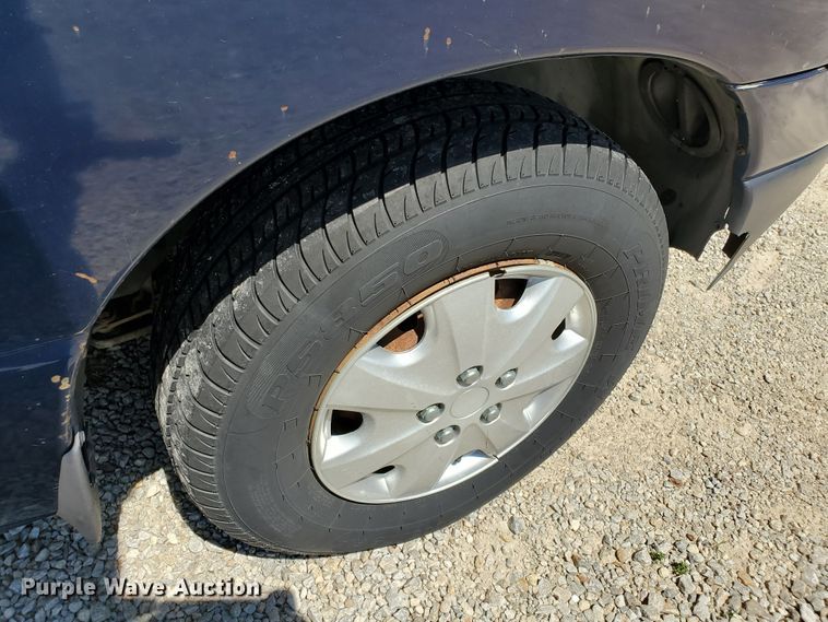 image for item GX9928 2000 Dodge Caravan  van