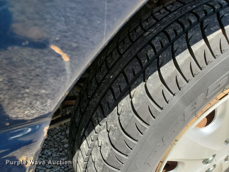 image for item GX9928 2000 Dodge Caravan  van