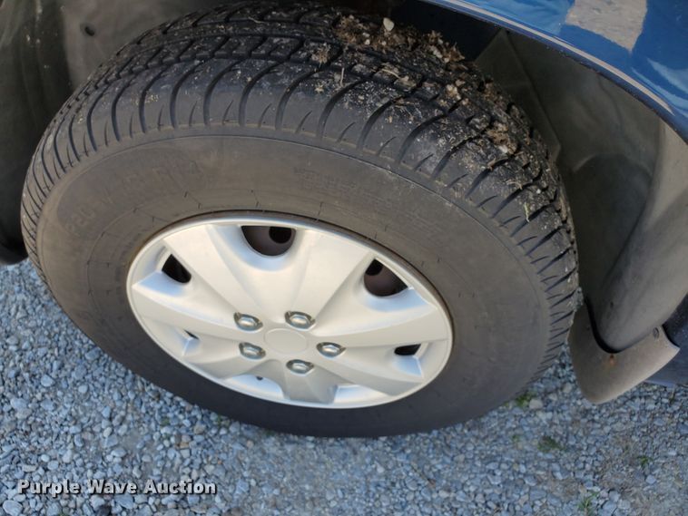 image for item GX9928 2000 Dodge Caravan  van