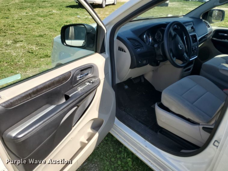 image for item GX9932 2012 Dodge Grand Caravan  van