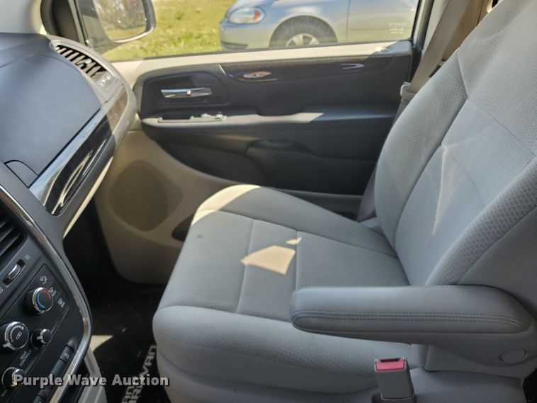 image for item GX9932 2012 Dodge Grand Caravan  van