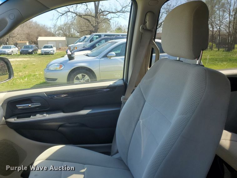 image for item GX9932 2012 Dodge Grand Caravan  van