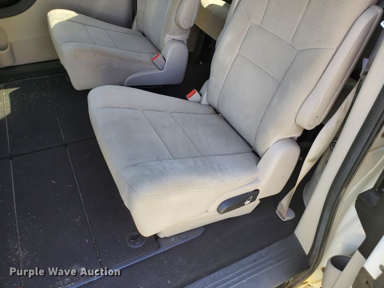 image for item GX9932 2012 Dodge Grand Caravan  van