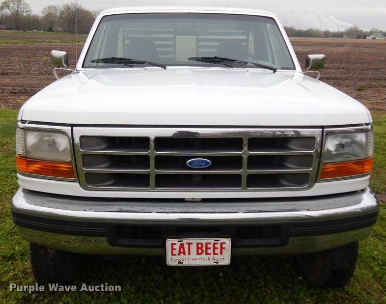 image for item GY9054 1997 Ford F250  flatbed pickup truck