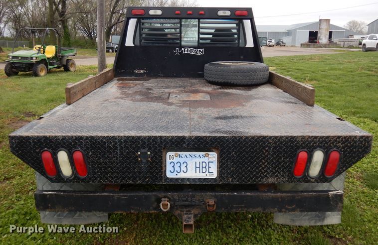 image for item GY9054 1997 Ford F250  flatbed pickup truck