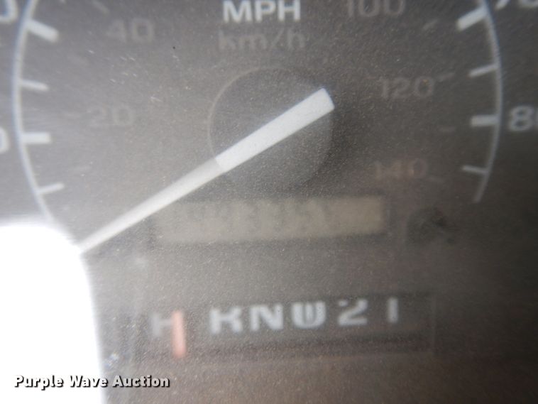 image for item GY9054 1997 Ford F250  flatbed pickup truck