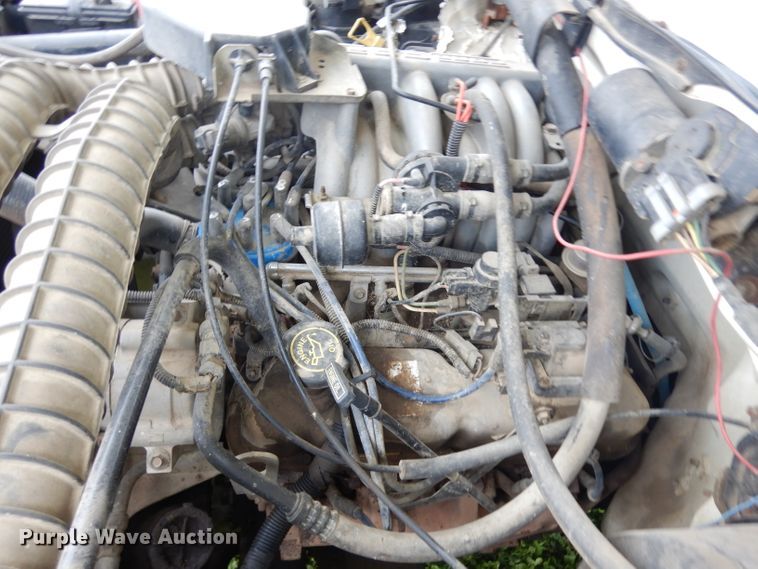 image for item GY9054 1997 Ford F250  flatbed pickup truck