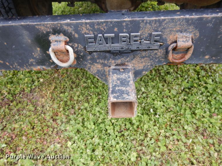 image for item GY9054 1997 Ford F250  flatbed pickup truck