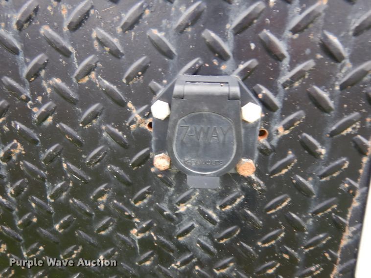 image for item GY9054 1997 Ford F250  flatbed pickup truck