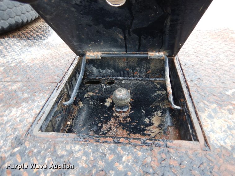 image for item GY9054 1997 Ford F250  flatbed pickup truck