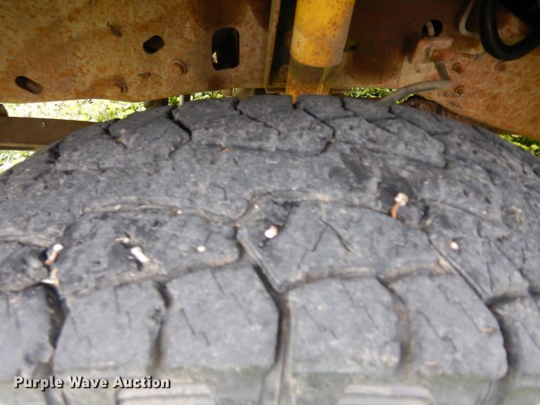 image for item GY9054 1997 Ford F250  flatbed pickup truck