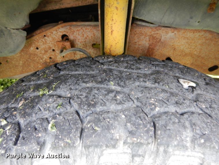 image for item GY9054 1997 Ford F250  flatbed pickup truck