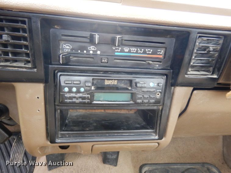 image for item GY9057 1989 Dodge Ram 50  pickup truck