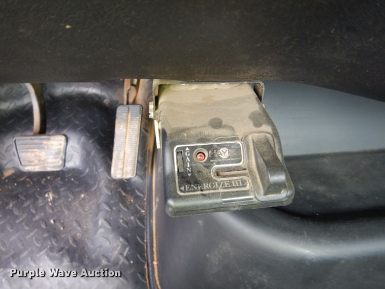 image for item GY9067 2006 GMC C7500 truck cab and chassis