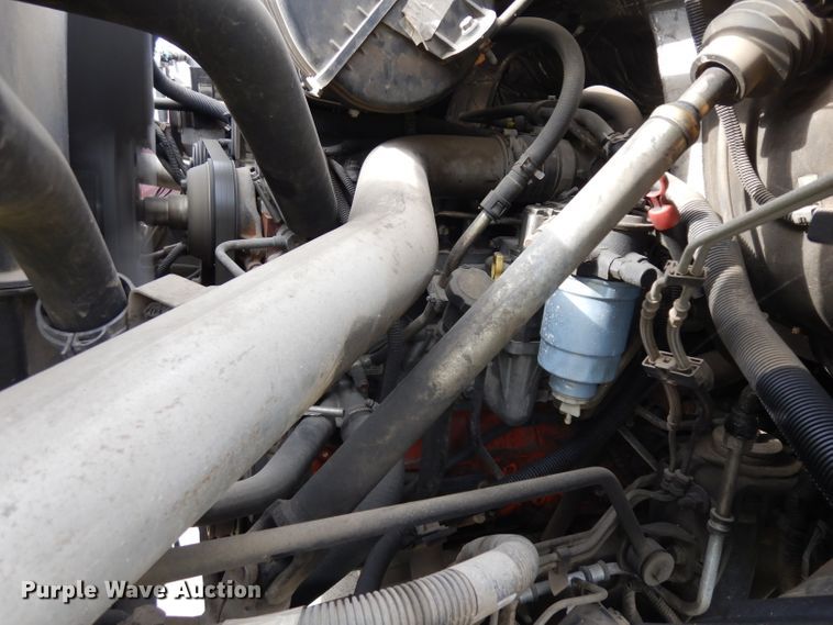 image for item GY9067 2006 GMC C7500 truck cab and chassis