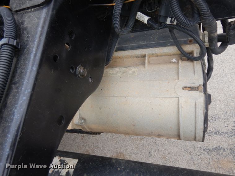 image for item GY9067 2006 GMC C7500 truck cab and chassis