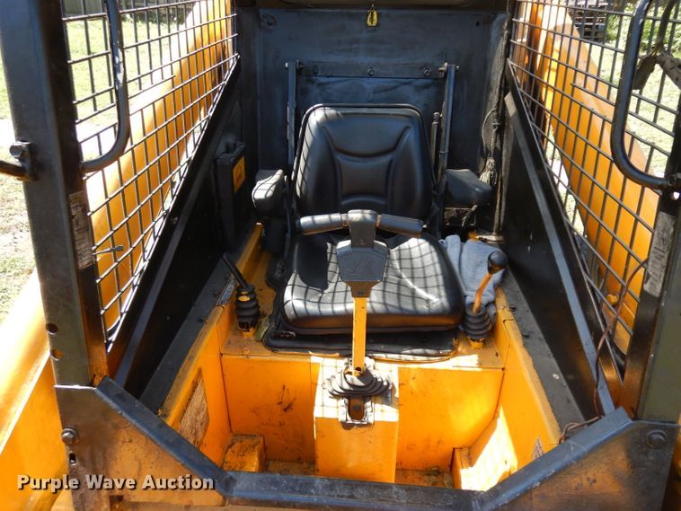 image for item GY9095 1997 Mustang 2070  skid steer loader