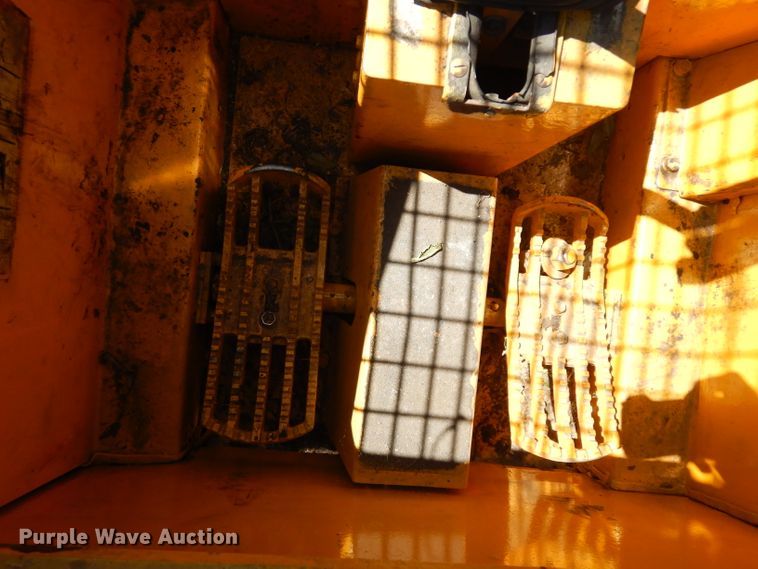 image for item GY9095 1997 Mustang 2070  skid steer loader