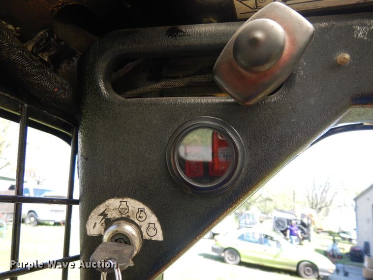 image for item GY9095 1997 Mustang 2070  skid steer loader