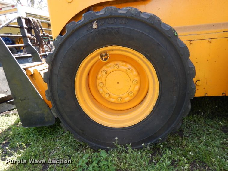image for item GY9095 1997 Mustang 2070  skid steer loader