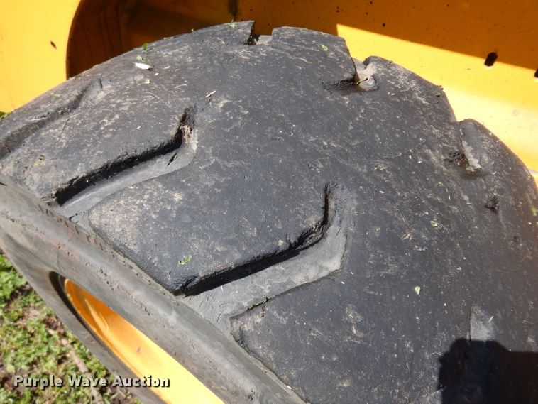 image for item GY9095 1997 Mustang 2070  skid steer loader