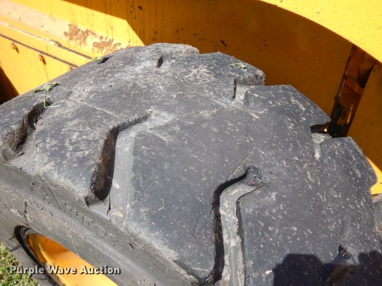 image for item GY9095 1997 Mustang 2070  skid steer loader